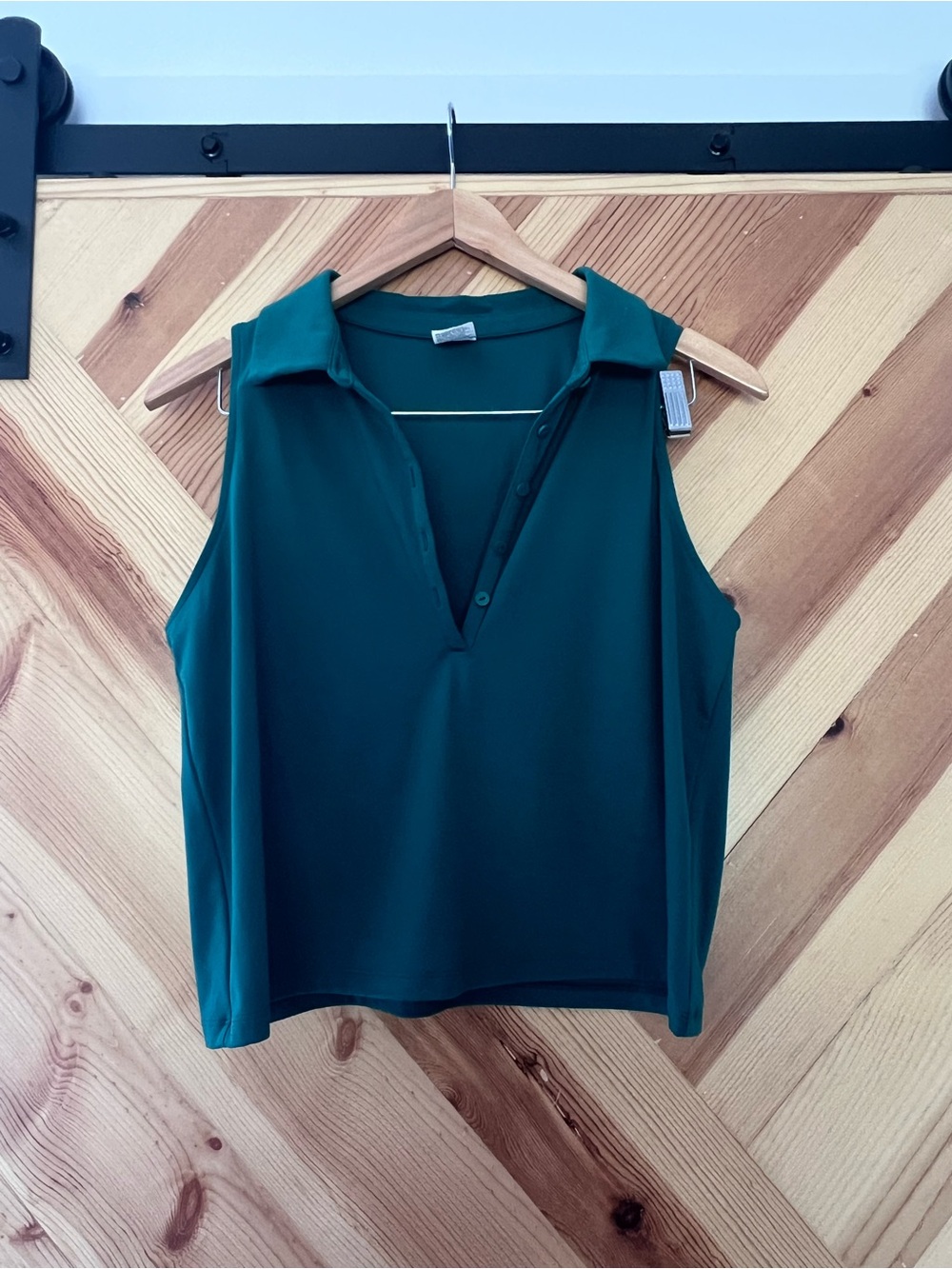 all in motion Emerald Green Sleeveless V-Neck Collared Tank